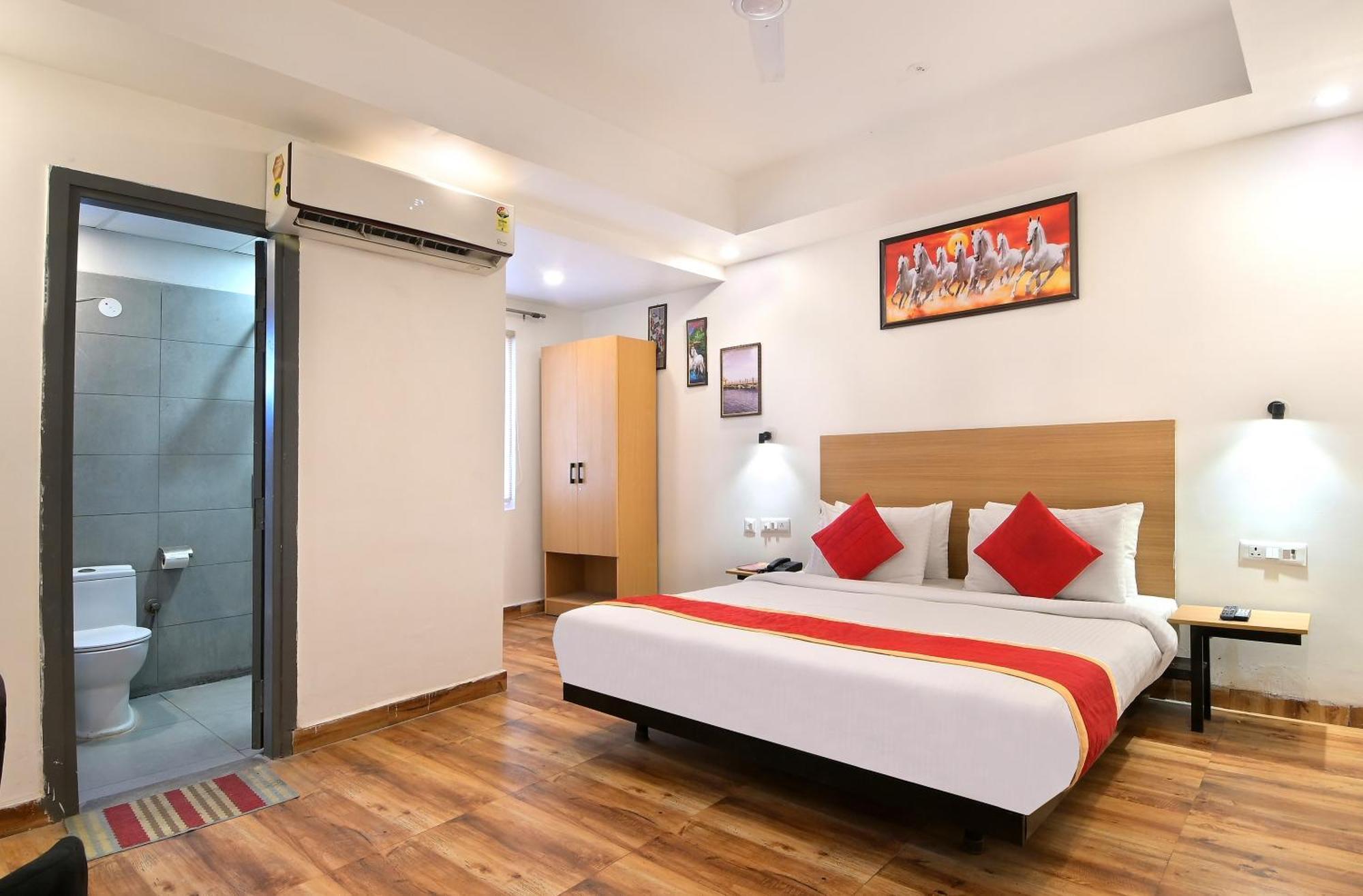 Hotel Red York By Byob Hotels Noida Buitenkant foto