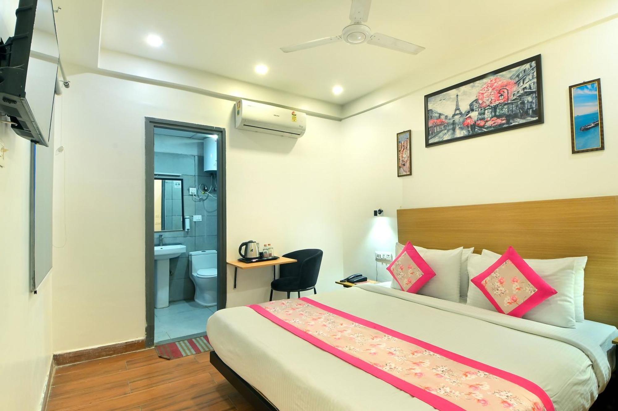 Hotel Red York By Byob Hotels Noida Buitenkant foto