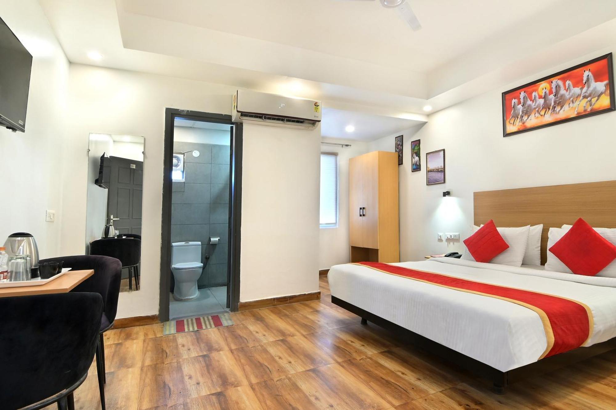 Hotel Red York By Byob Hotels Noida Buitenkant foto