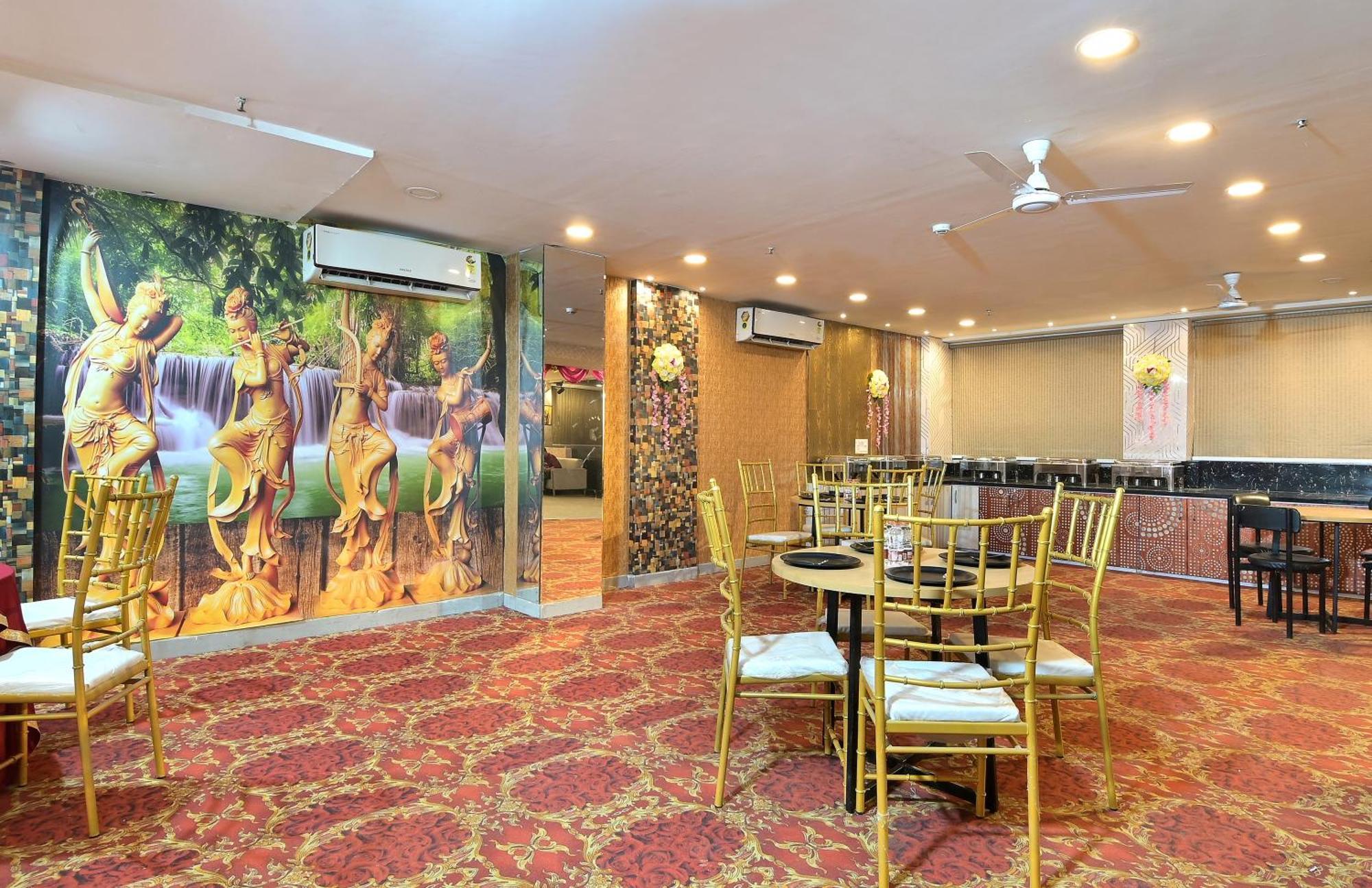 Hotel Red York By Byob Hotels Noida Buitenkant foto