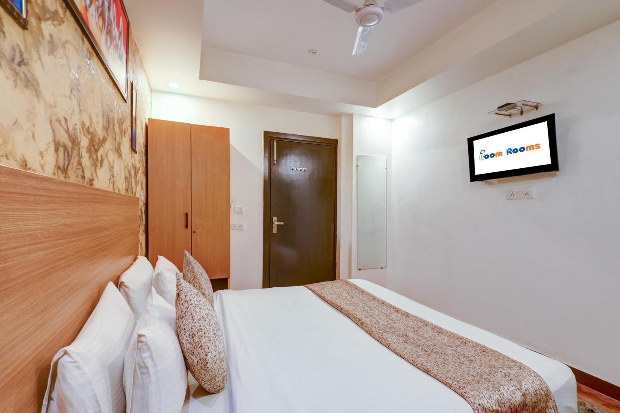 Hotel Red York By Byob Hotels Noida Buitenkant foto