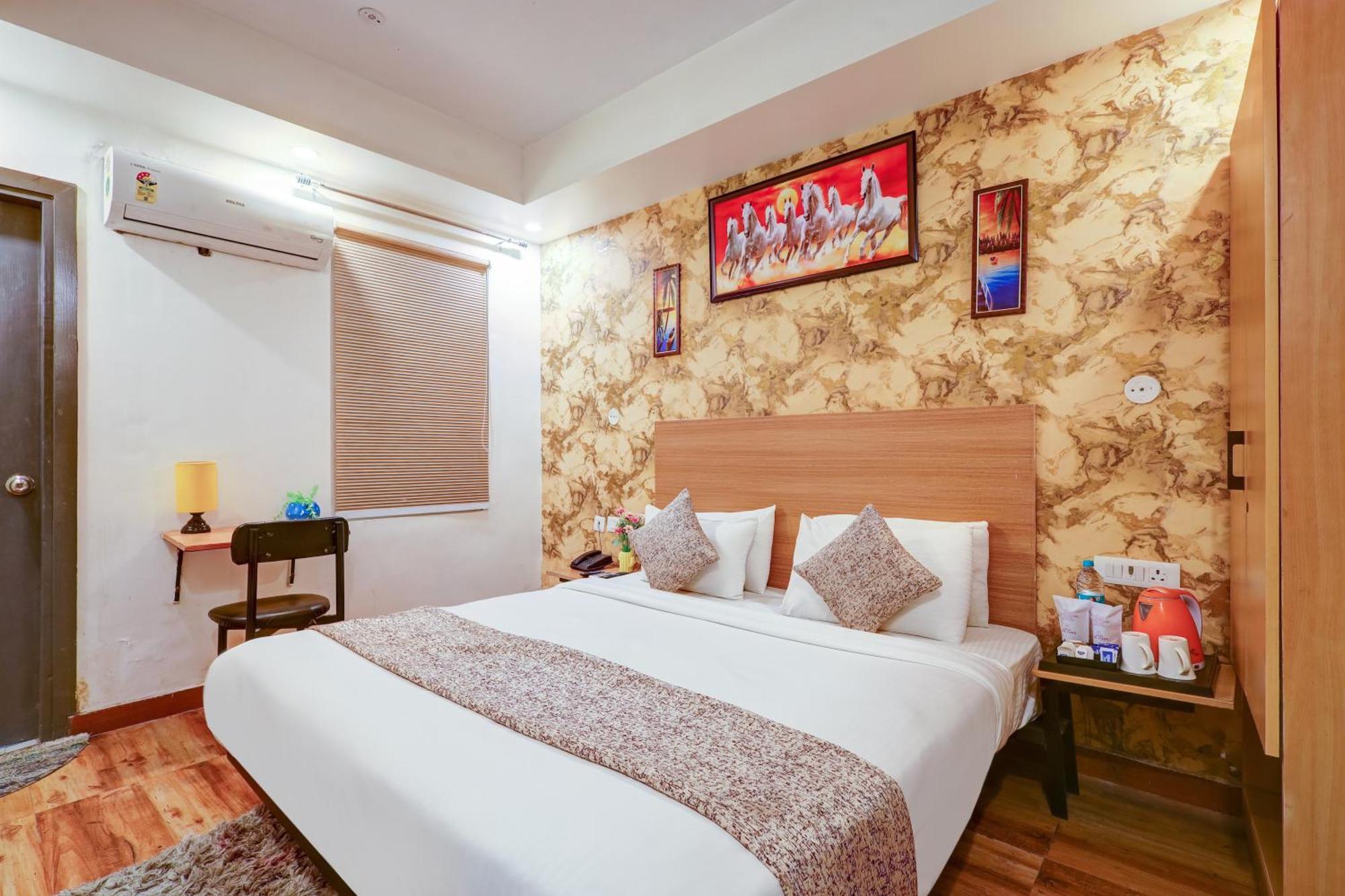 Hotel Red York By Byob Hotels Noida Buitenkant foto