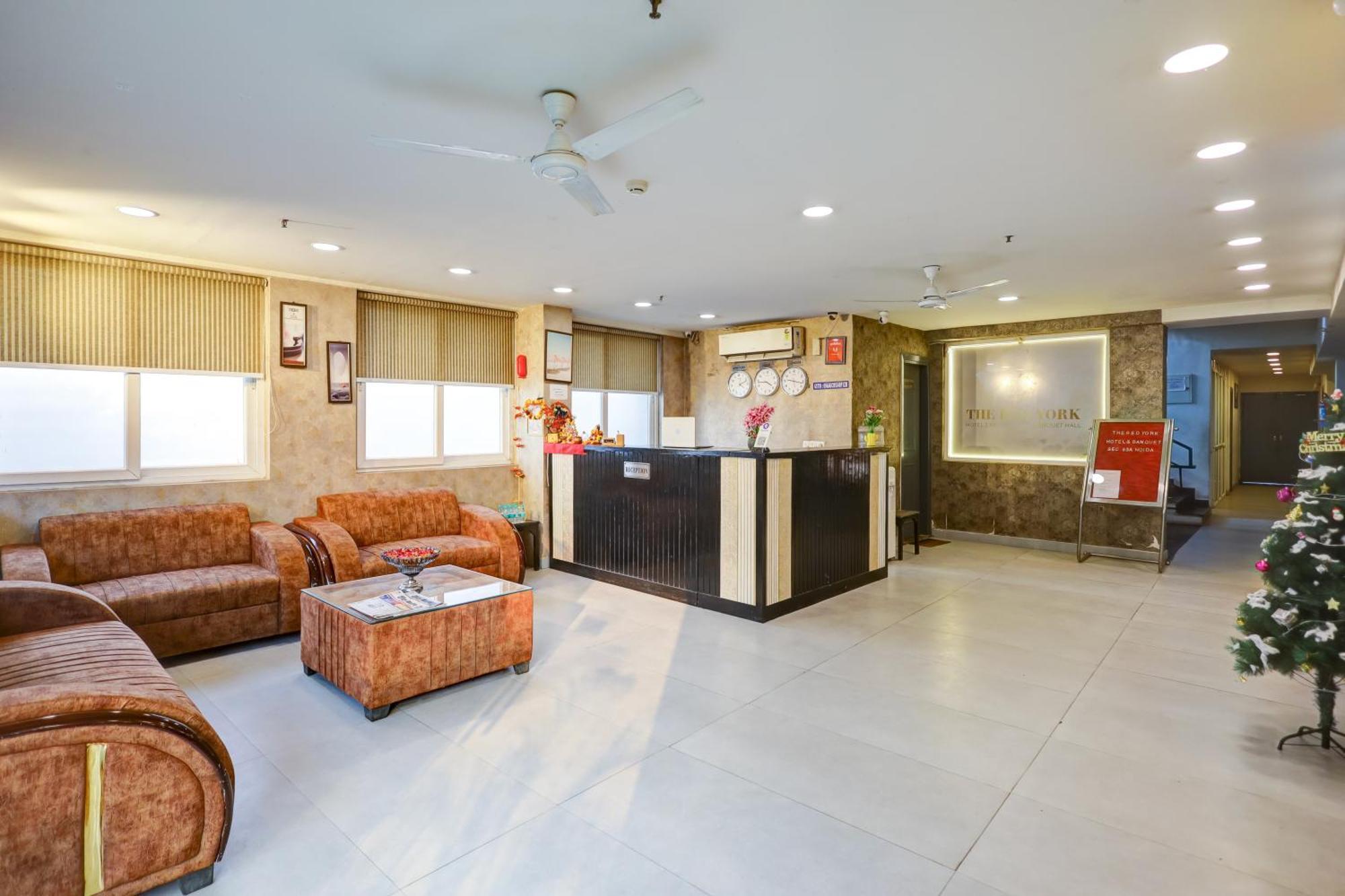 Hotel Red York By Byob Hotels Noida Buitenkant foto