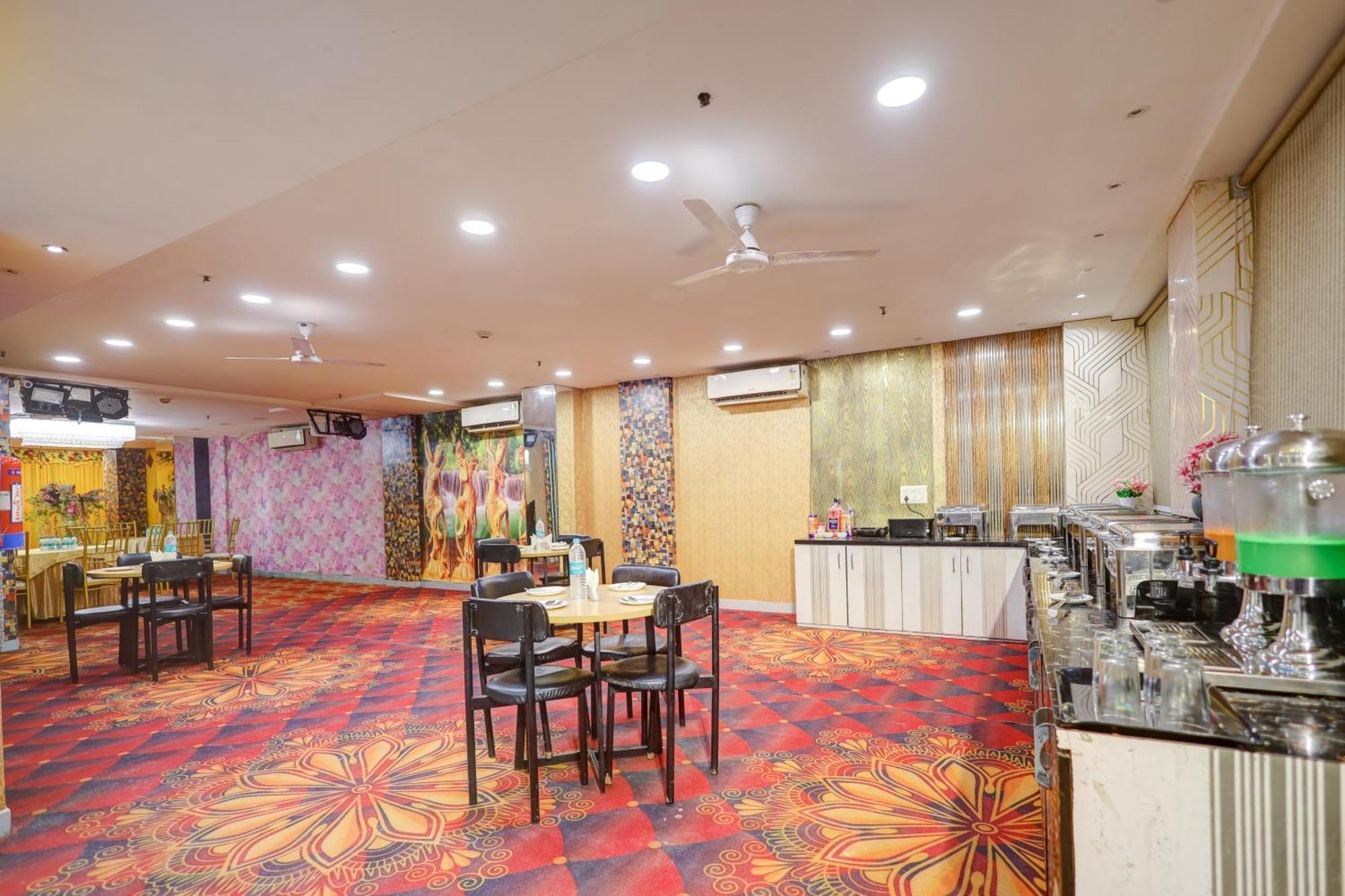 Hotel Red York By Byob Hotels Noida Buitenkant foto