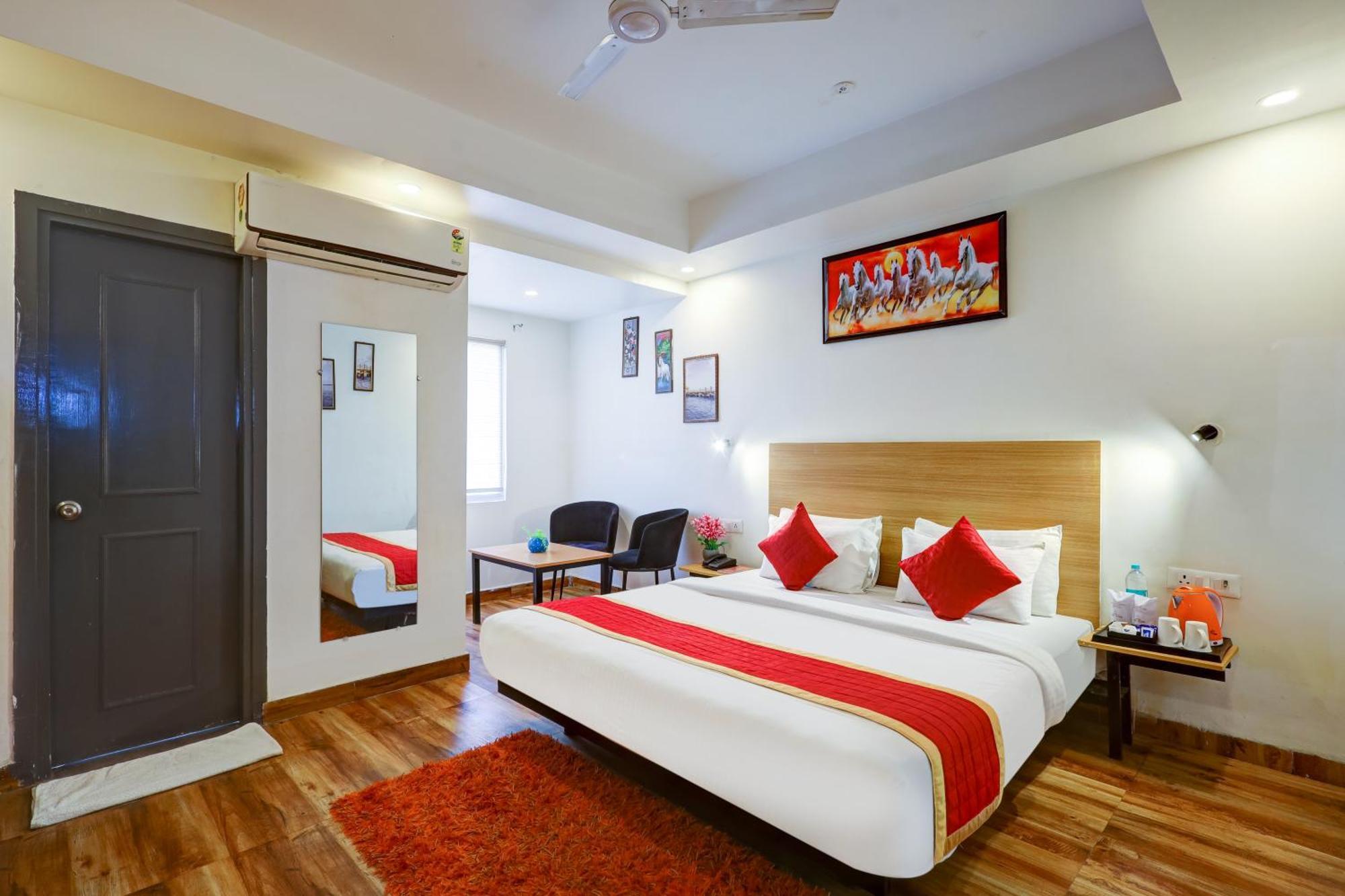 Hotel Red York By Byob Hotels Noida Buitenkant foto